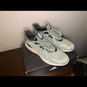 Men’s Adidas Alphabounce Sneakers/running
